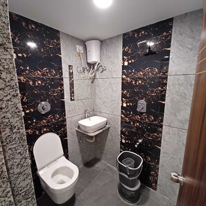 Doppia Deluxe, vista città | Bagno