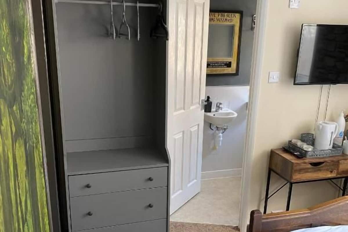 Habitación con 1 cama matrimonial o 2 individuales, varias camas