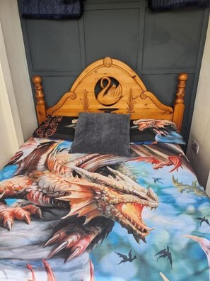 The Dragon Suite | Free WiFi - Wizardry Hotel Great Yarmouth  (Great Yarmouth)