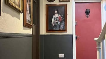 غرفة رباعية | المنشأة من الداخل