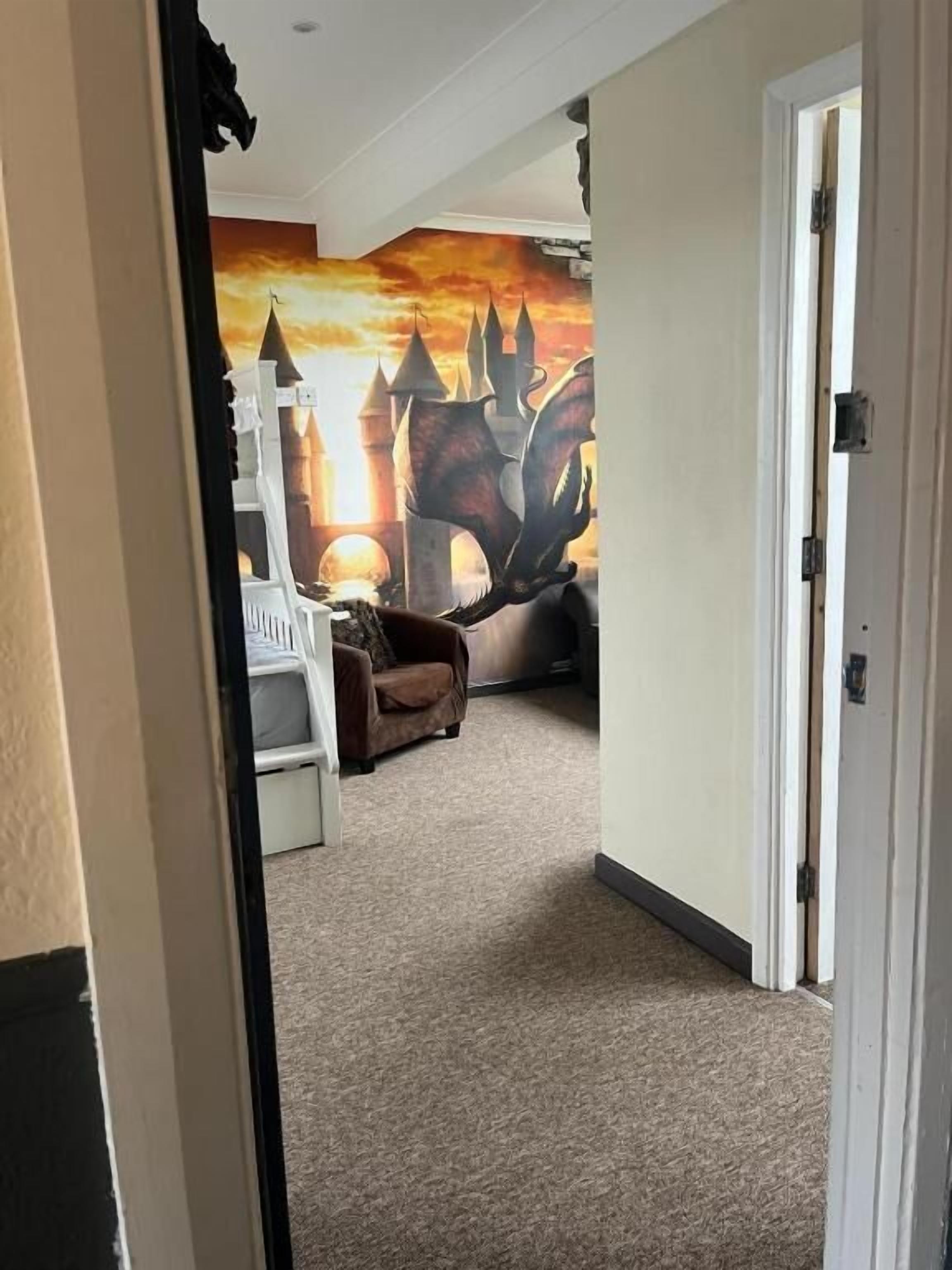 Phòng 4, quang cảnh sân vườn | Nội thất