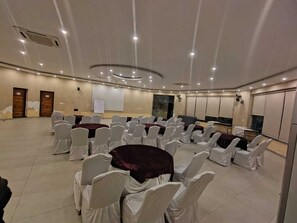 Meeting facility - The Manrals Resort (Ramnagar)