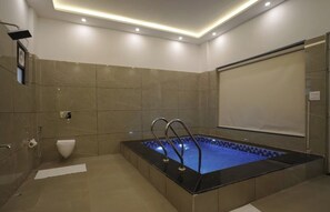 Spa - The Manrals Resort (Ramnagar)