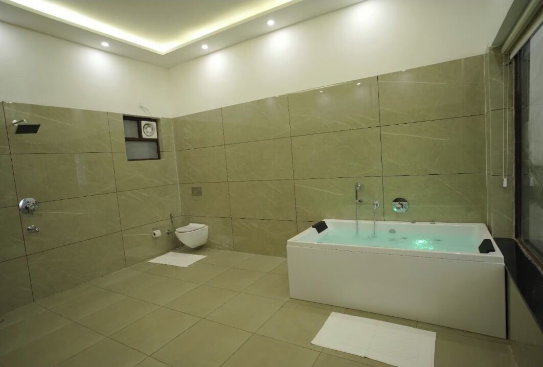 Shower, towels, soap, shampoo