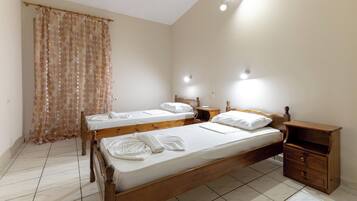 Apartment | Iron/ironing board, bed sheets