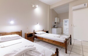 Apartment | Iron/ironing board, bed sheets - Apollo Hotel (Zakynthos)