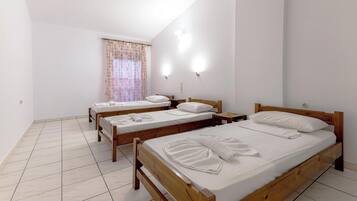 Triple Room, Balcony | Iron/ironing board, bed sheets
