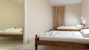 Iron/ironing board, bed sheets