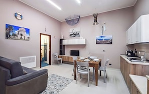 Unclassified image, 2 of 10, button - Vrbo Property (Reggio Calabria)