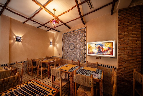 Dining - Riad Bleu Azahraa (Safi)