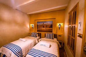 Deluxe-Zweibettzimmer, Blick auf den Innenhof | Wellness