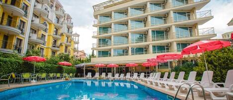 Seasonal outdoor pool, pool umbrellas, sun loungers