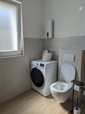 Hair dryer, towels, soap, shampoo - Apartments Good Times with heated pool (Kaštel Kambelovac)