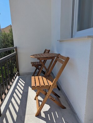 Property grounds - Apartments Good Times with heated pool (Kaštel Kambelovac)