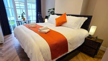 1 chambre, fer et planche Ă repasser, Wi-Fi gratuit, draps fournis