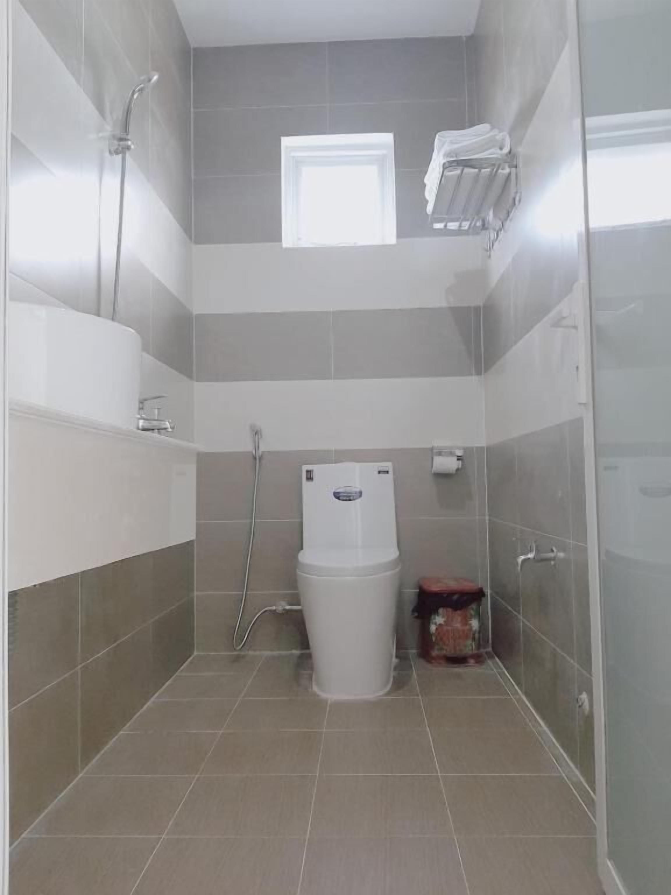 Studio phong cách cổ điển, ban công, quang cảnh thành phố | Phòng tắm