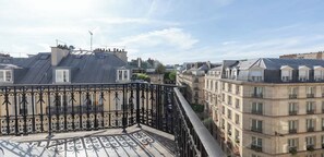 Property grounds - Fully Air-Conditioned,View Of The Eiffel Tower-Duplex With Services La Madeleine (Paris)