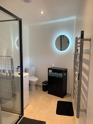 Bathroom - Vrbo Property (Mayres-Savel)