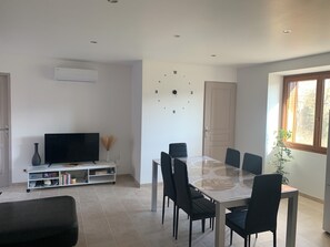 Dining - Vrbo Property (Mayres-Savel)