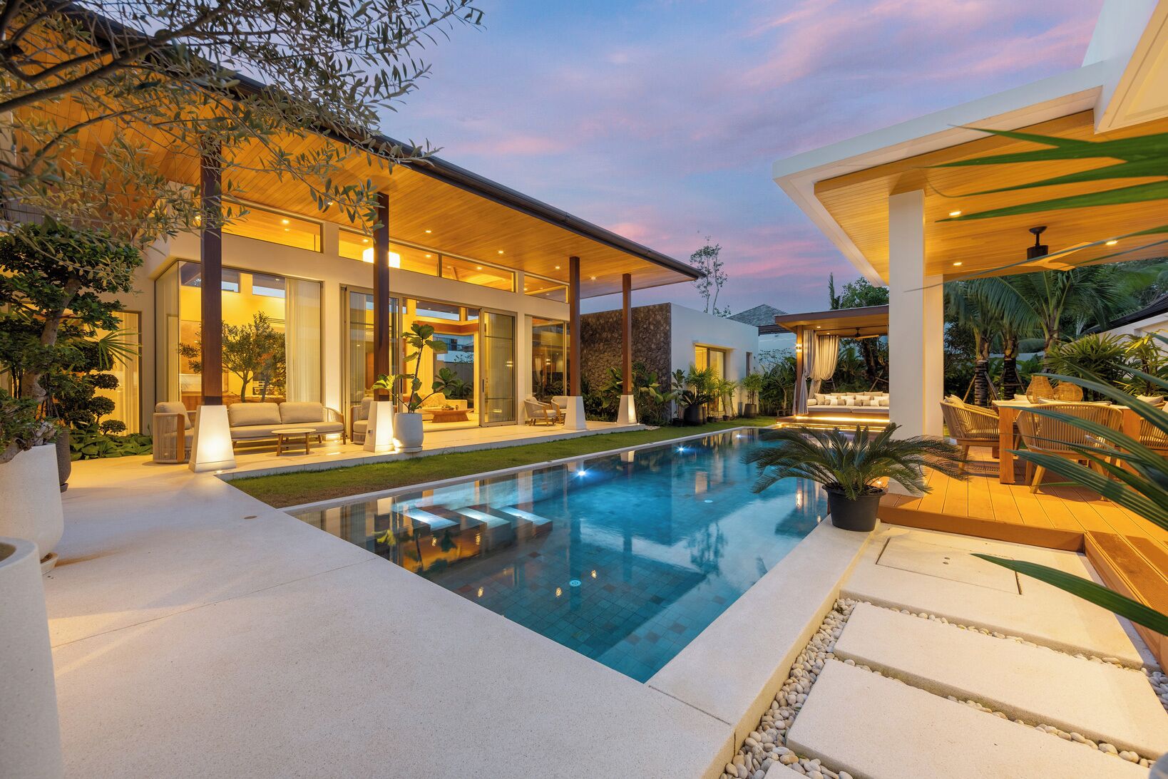 ด้านหน้าที่พัก - ตอนเย็น/กลางคืน