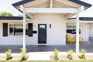 Exterior - Wildflower: New Build, Heated Pool & Dual Masters (Scottsdale)