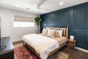 5 bedrooms, iron/ironing board, travel cot, WiFi - Wildflower: New Build, Heated Pool & Dual Masters (Scottsdale)