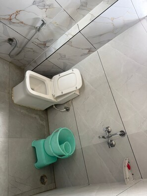 Deluxe Room | Bathroom