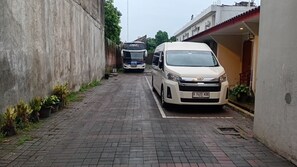 Courtyard view - HOTEL URBAN LATIFA YOGYAKARTA (Depok)