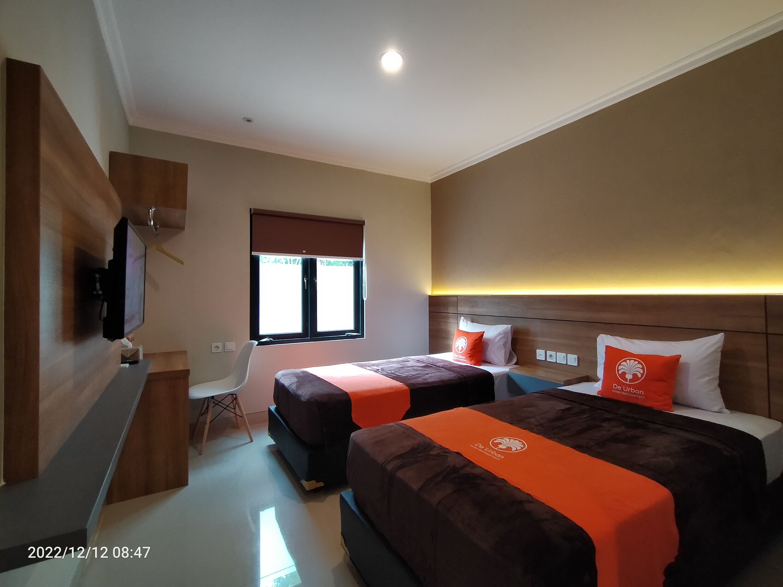 Kamar Twin Eksekutif | Seprai premium, meja kerja, ruang kerja ramah laptop, dan Wi-Fi gratis