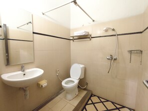 Chambre Supérieure avec lits jumeaux, 2 lits une place, terrasse | Salle de bain