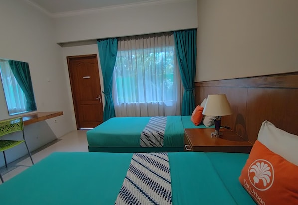 Superior Room, Balcony - HOTEL URBAN LATIFA YOGYAKARTA (Depok)