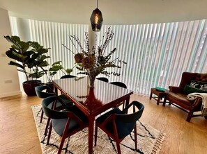 Dining - Bright Oasis in Heart of London Fields,Hackney. Short or Long Term Let Available (London)