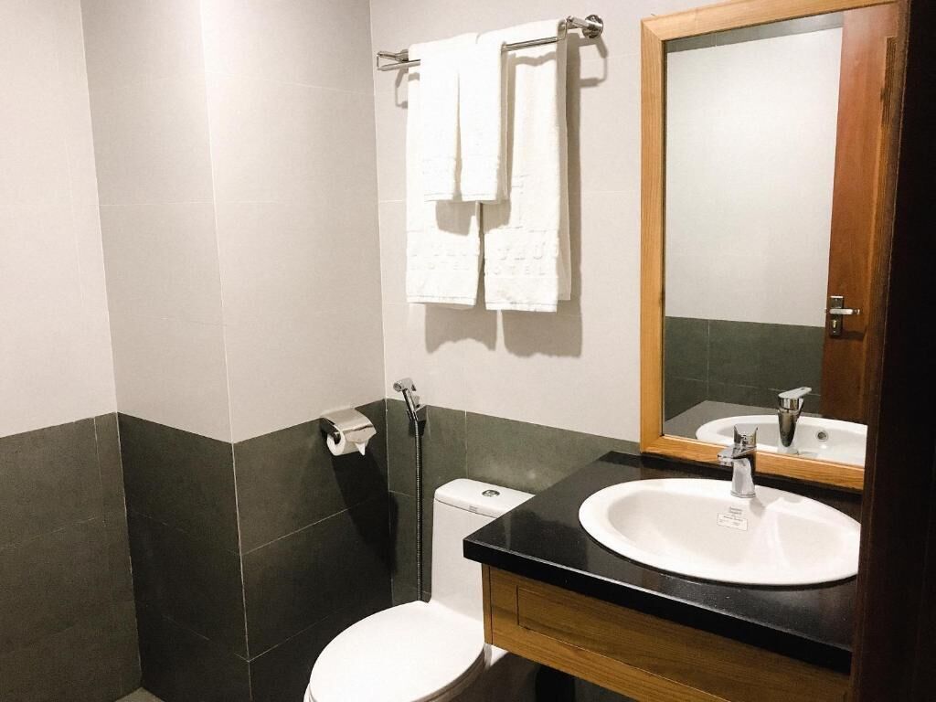 Classic Studio, Balcony, City View | Bathroom