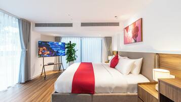 Suite estudio Deluxe, 1 cama King size, tina, vista a la ciudad | Vista desde la habitación