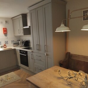 Private kitchen - Cosy Romantic Cottage with Parking a short drive from the North Lakes & Pennines (Penrith)
