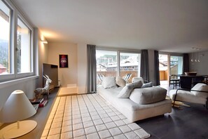 TV - Brenta Alta Central Lux Apartment MhD (Madonna di Campiglio)