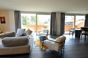 TV - Brenta Alta Central Lux Apartment MhD (Madonna di Campiglio)