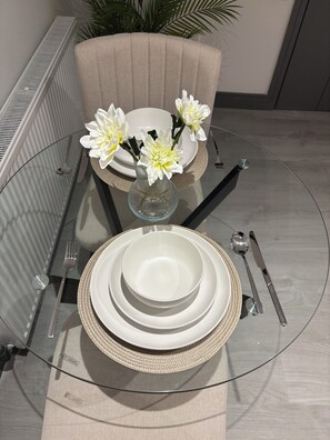 Dining - Stylish 1 Bedroom Apartment in East Croydon - Fast Link To Gatwick Airport (Croydon)