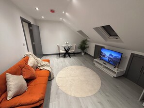 Smart TV - Stylish 1 Bedroom Apartment in East Croydon - Fast Link To Gatwick Airport (Croydon)