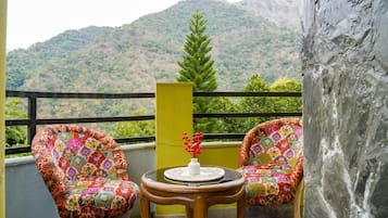 Comfort Cottage, Courtyard View | Property grounds