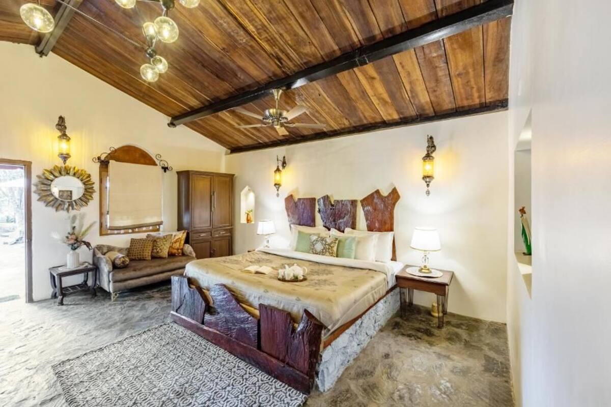 Superior Cottage, Courtyard View