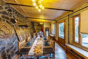 Dining - ELIVAAS Zephyr Luxury cottages (Dawla)