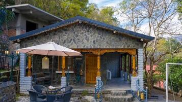 Superior Cottage, Courtyard View | Exterior
