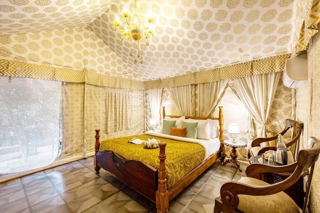 Deluxe Tent, Courtyard View