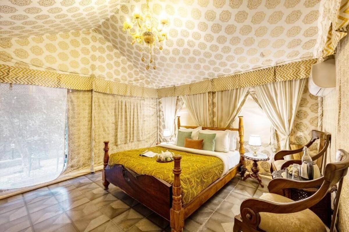 Deluxe Tent, Courtyard View