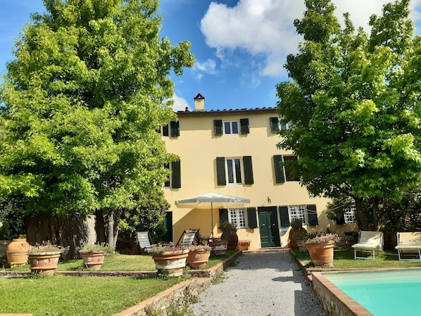 Nicht klassifiziertes Bild, 1 von 15, Schaltfläche