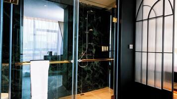 Standard Room | Bathroom