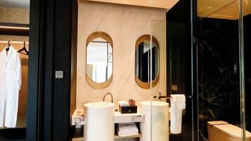 Standard Room | Bathroom