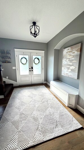 Interior - Stylish 4BR Home • Sleeps 8 • Perfect for World Cup! (Shawnee)