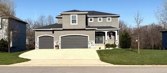 Stylish 4BR Home • Sleeps 8 • Perfect for World Cup!